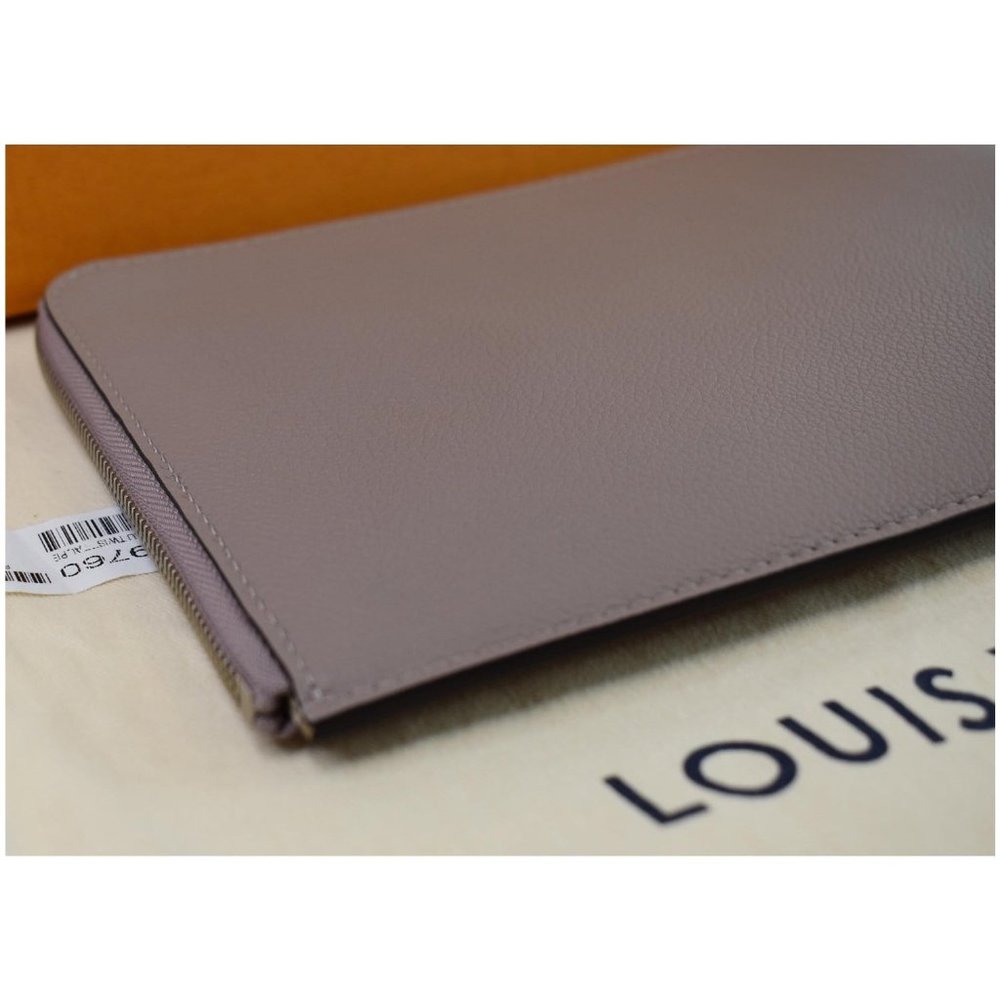LOUIS VUITTON Jules PM Pochette Leather Clutch - Picture 6 of 12